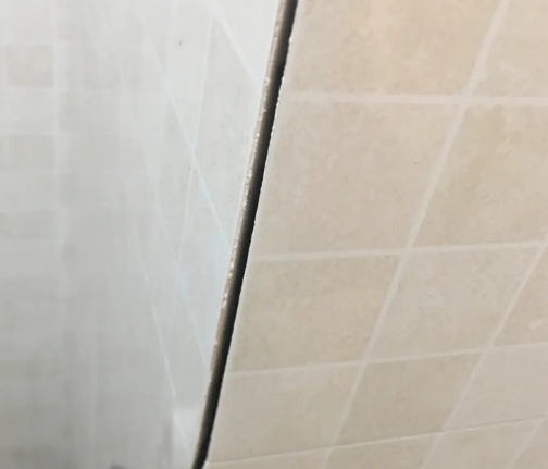 政和瓷砖空鼓维修公司分享阳台瓷砖脱落的修复过程可以分为以下几个步骤